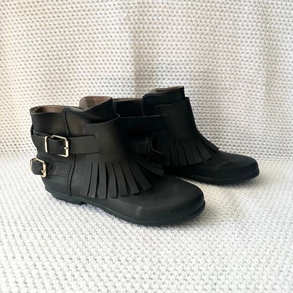 Burberry Black Rubber Fringe Trim Double Gold Buckle Slip On Rain Ankle Boots 37 - Picture 2 of 11